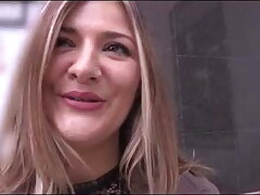 Blonde experienced MILF shows Filipe about fucking